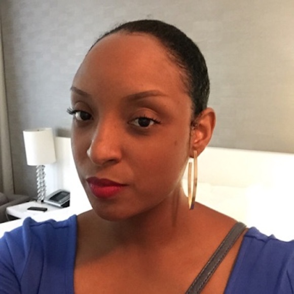 Meet your Posher, Angelique - Picture 1 of 1